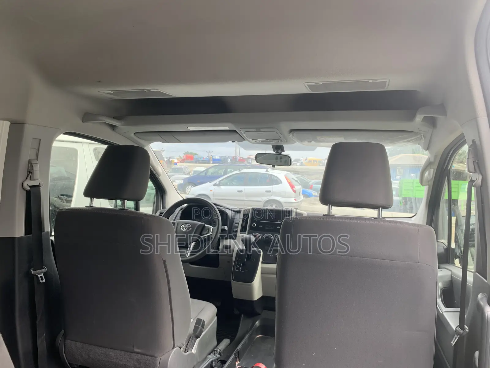Toyota HiAce 2021 White