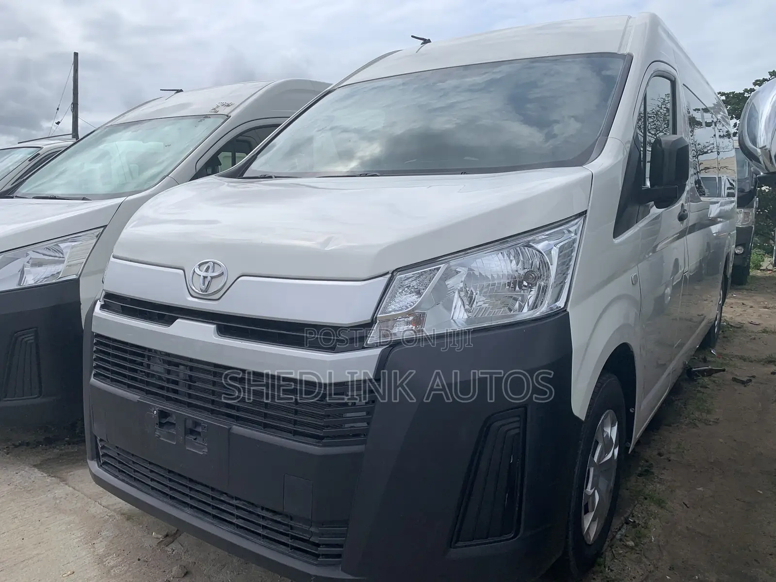 Toyota HiAce 2021 White