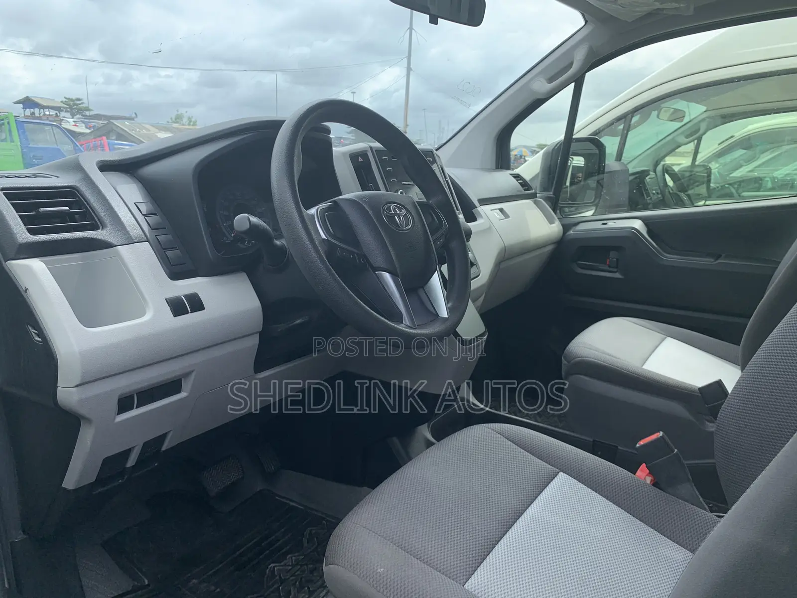 Toyota HiAce 2021 White