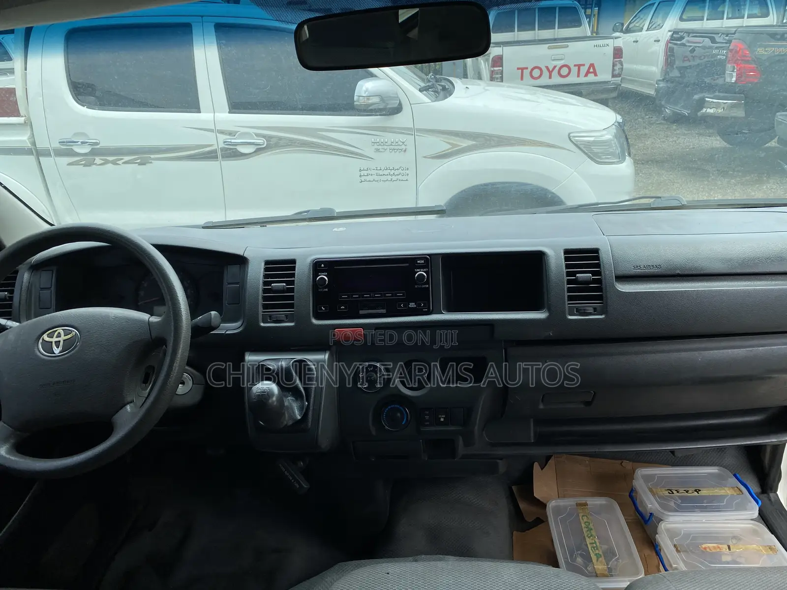 Toyota HiAce 2017 White