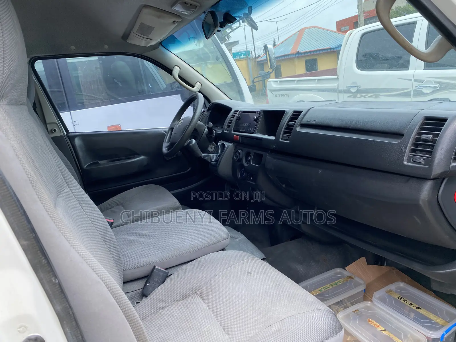 Toyota HiAce 2017 White