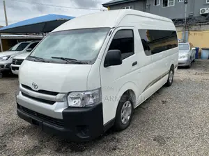 Toyota HiAce 2017 White