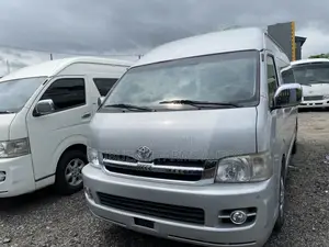 Toyota HiAce 2018 Silver