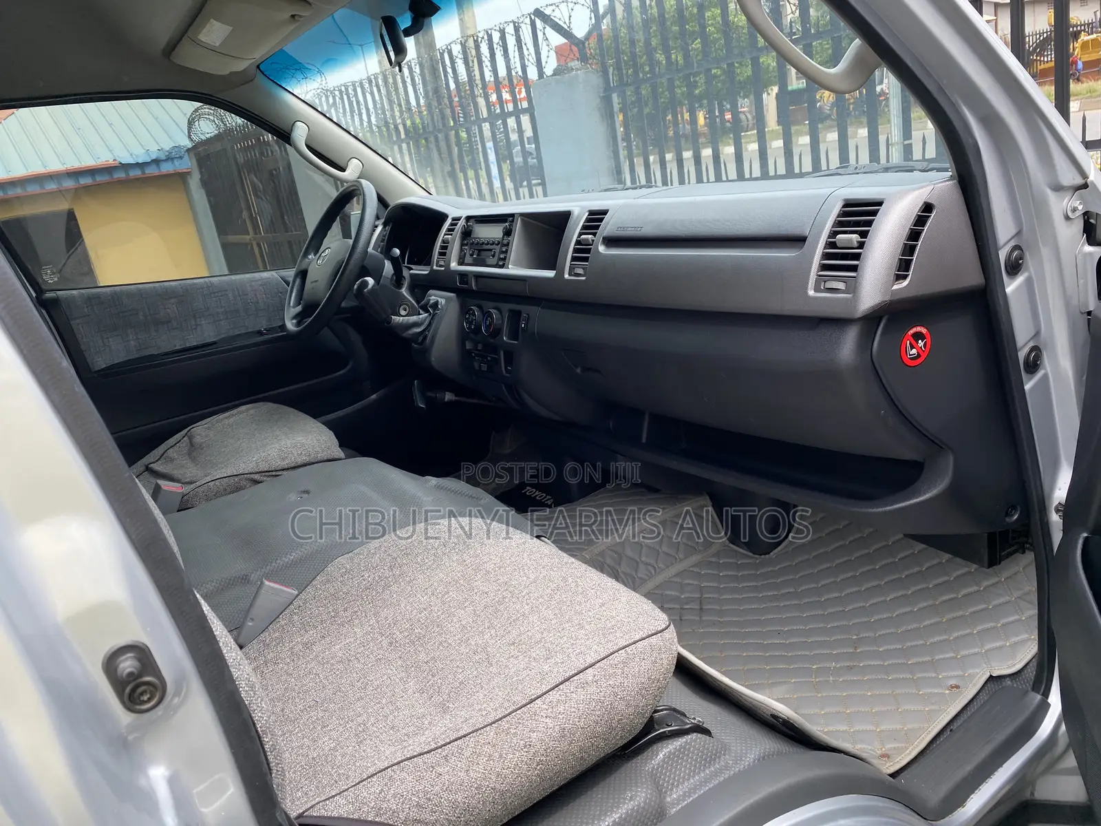 Toyota HiAce 2018 Silver