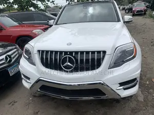 Mercedes-Benz GLK-Class Base GLK 350 4dr AWD 4MATIC (3.5L 6cyl 7A) 2015