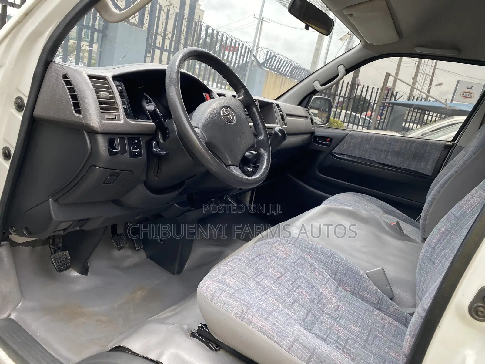 Toyota HiAce 2018 White