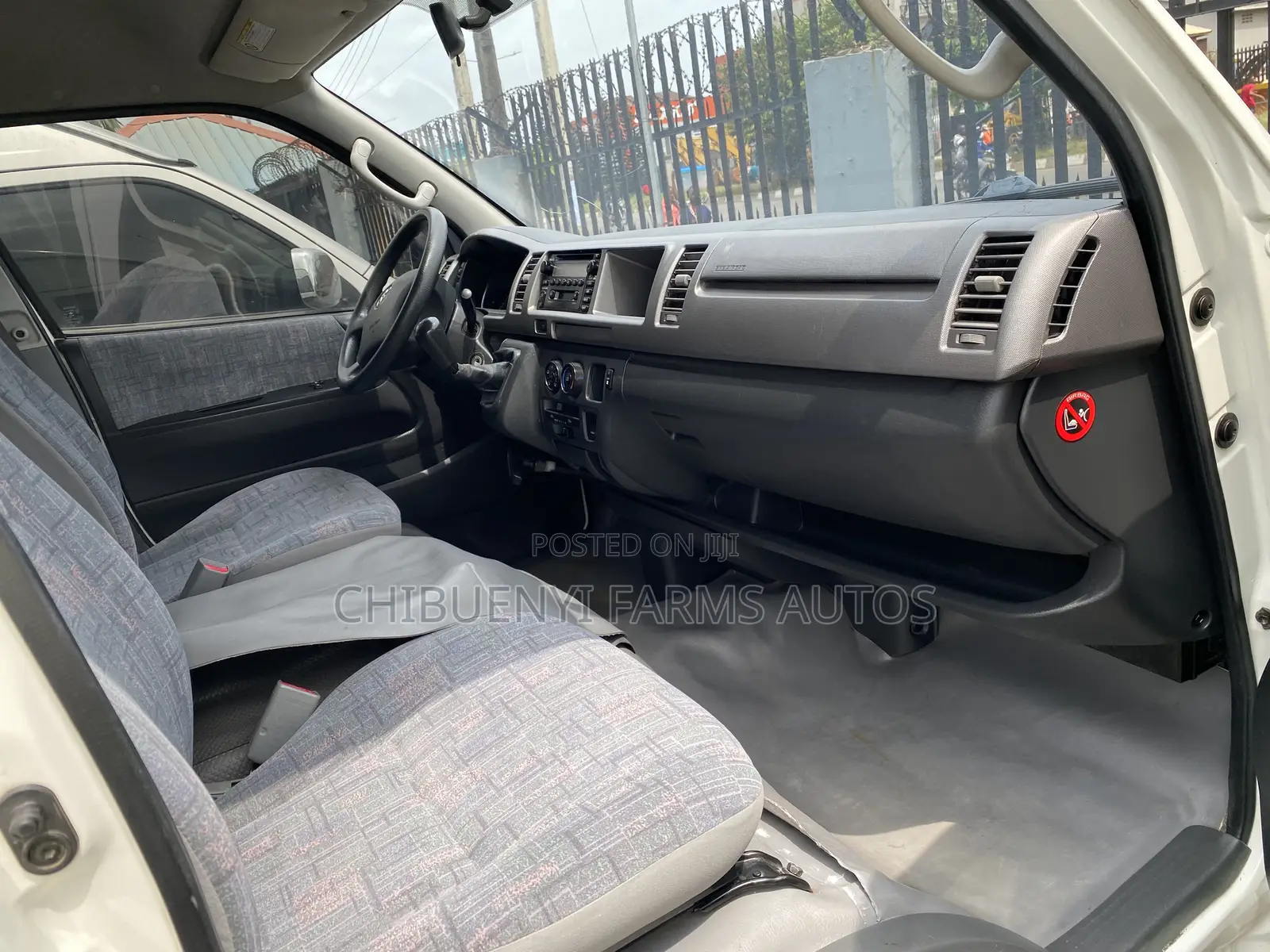 Toyota HiAce 2018 White