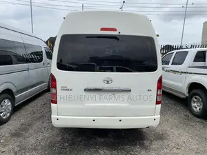 Toyota HiAce 2018 White