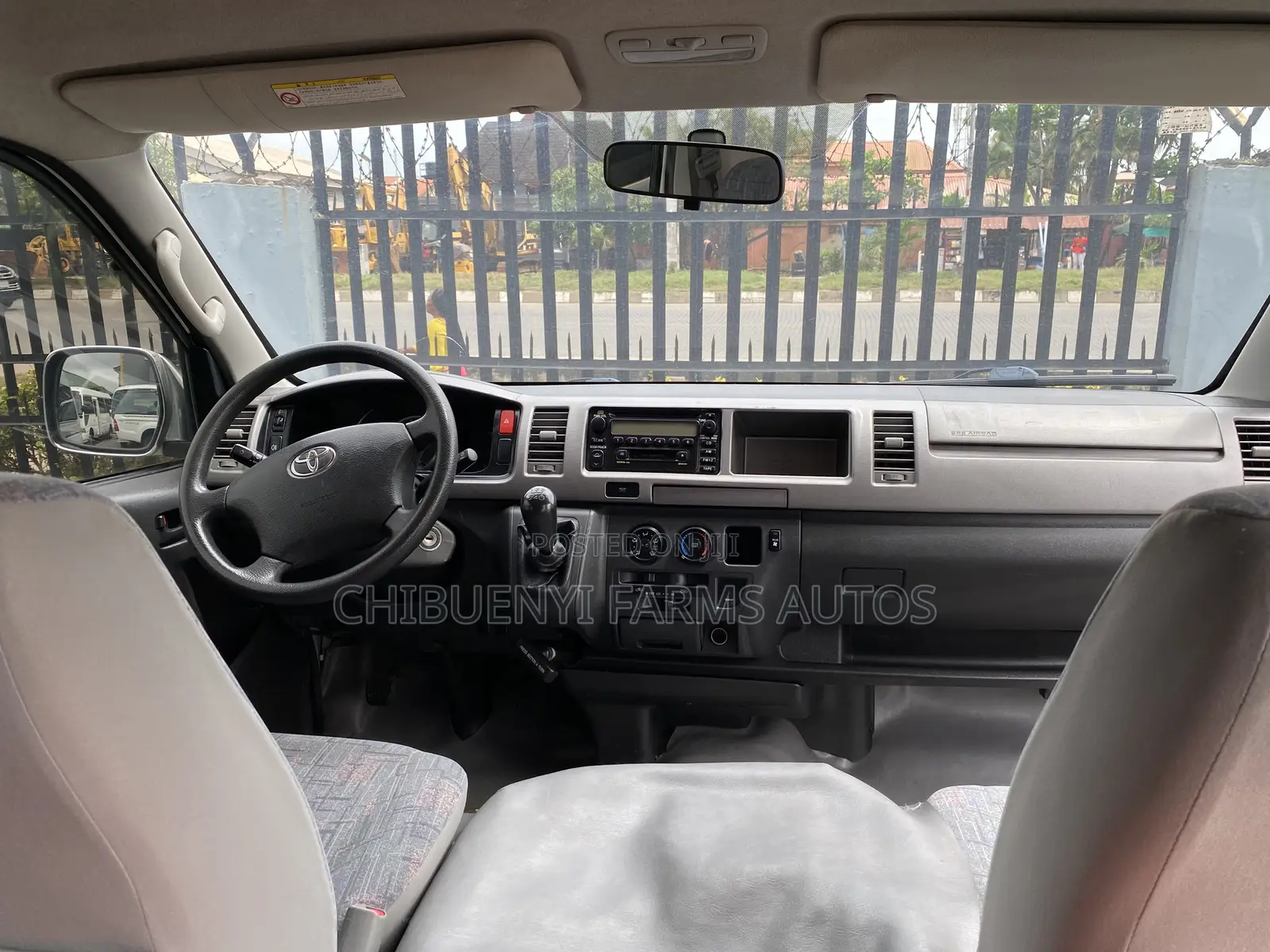 Toyota HiAce 2018 White