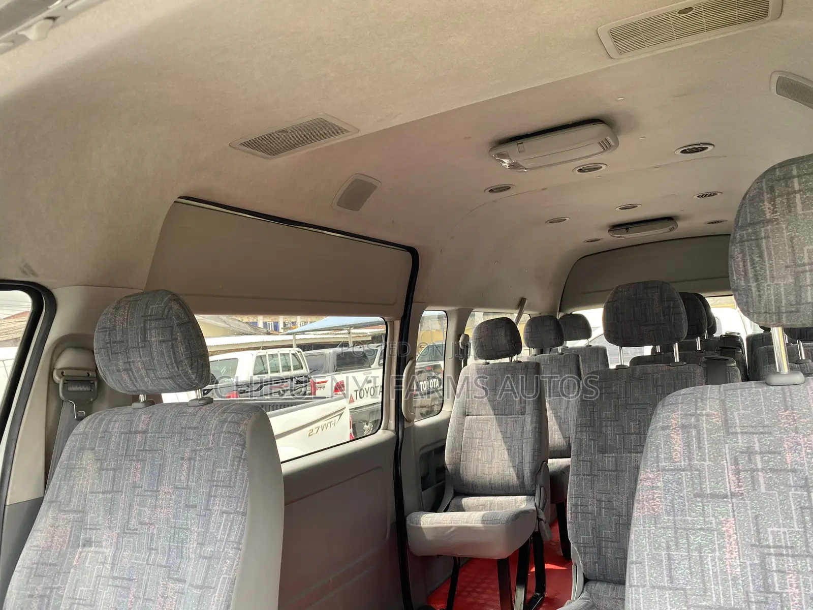 Toyota HiAce 2018 White