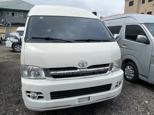 Toyota HiAce 2018 White