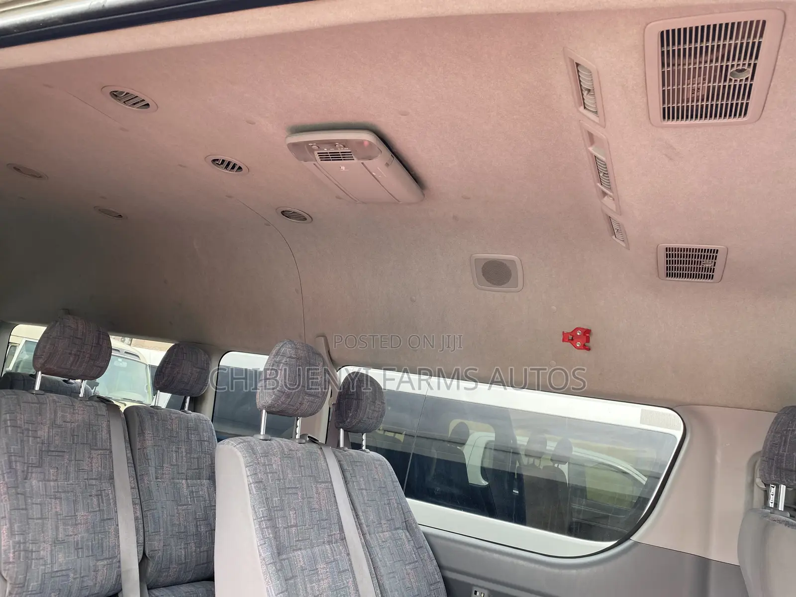 Toyota HiAce 2018 White