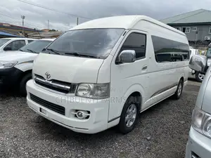 Toyota HiAce 2018 White