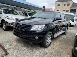 Toyota Hilux SR 4x4 2015 Black
