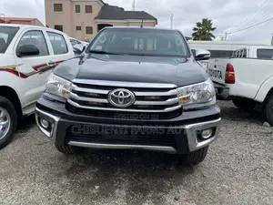 Toyota Hilux SR5 4x4 2019 Black