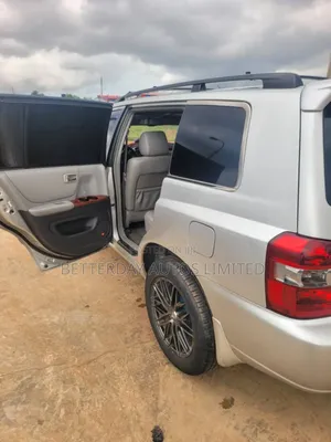 Photo - Toyota Highlander 2005 White