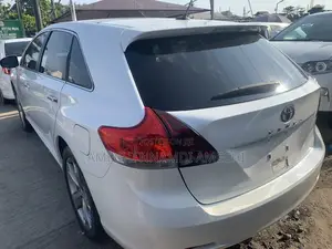 Toyota Venza V6 AWD 2012 White