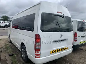 Toyota HiAce 2013 White