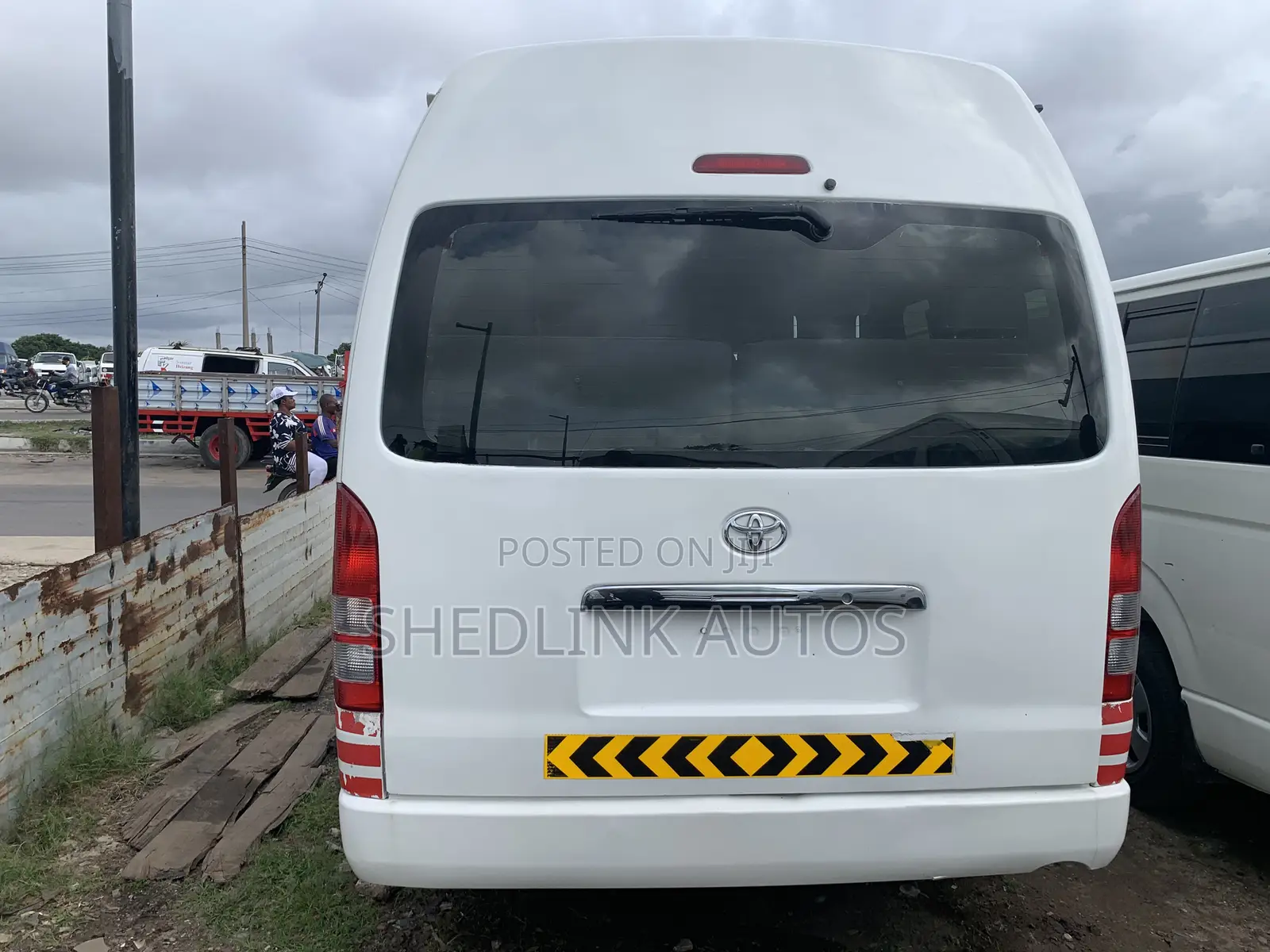 Toyota HiAce 2013 White
