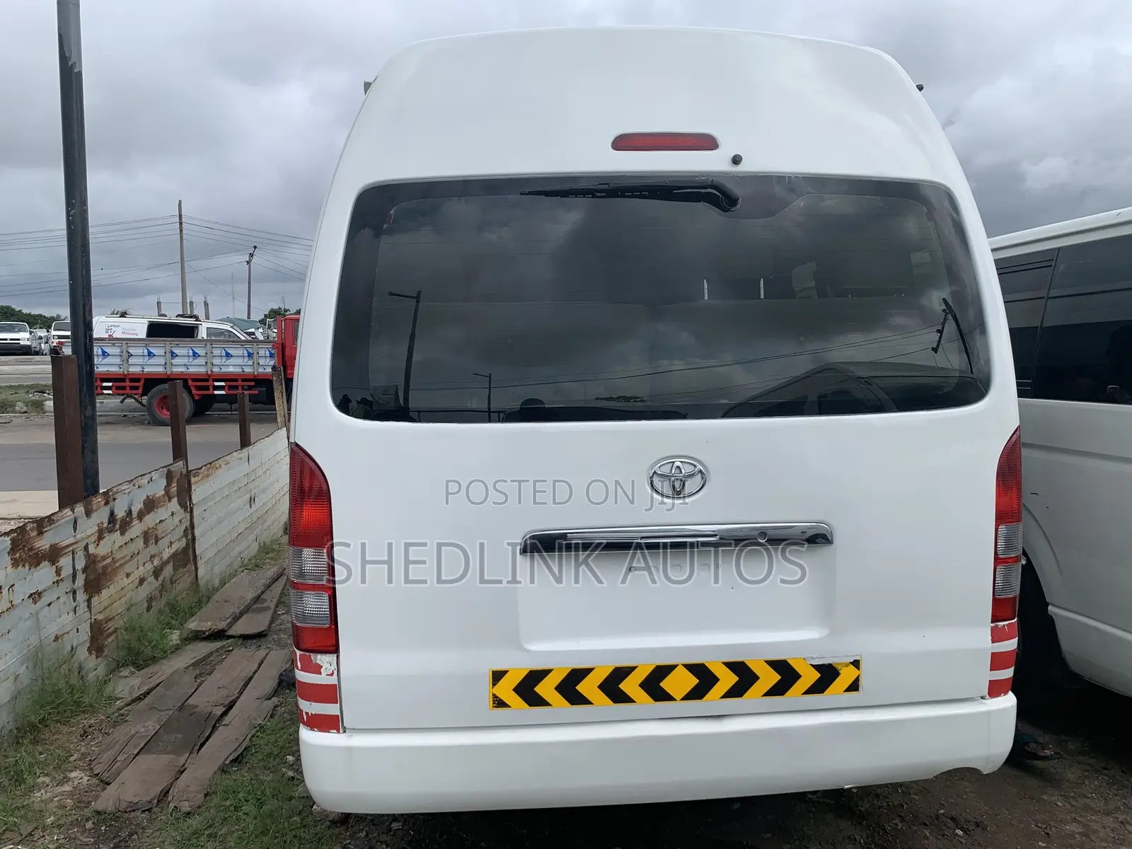 Toyota HiAce 2013 White