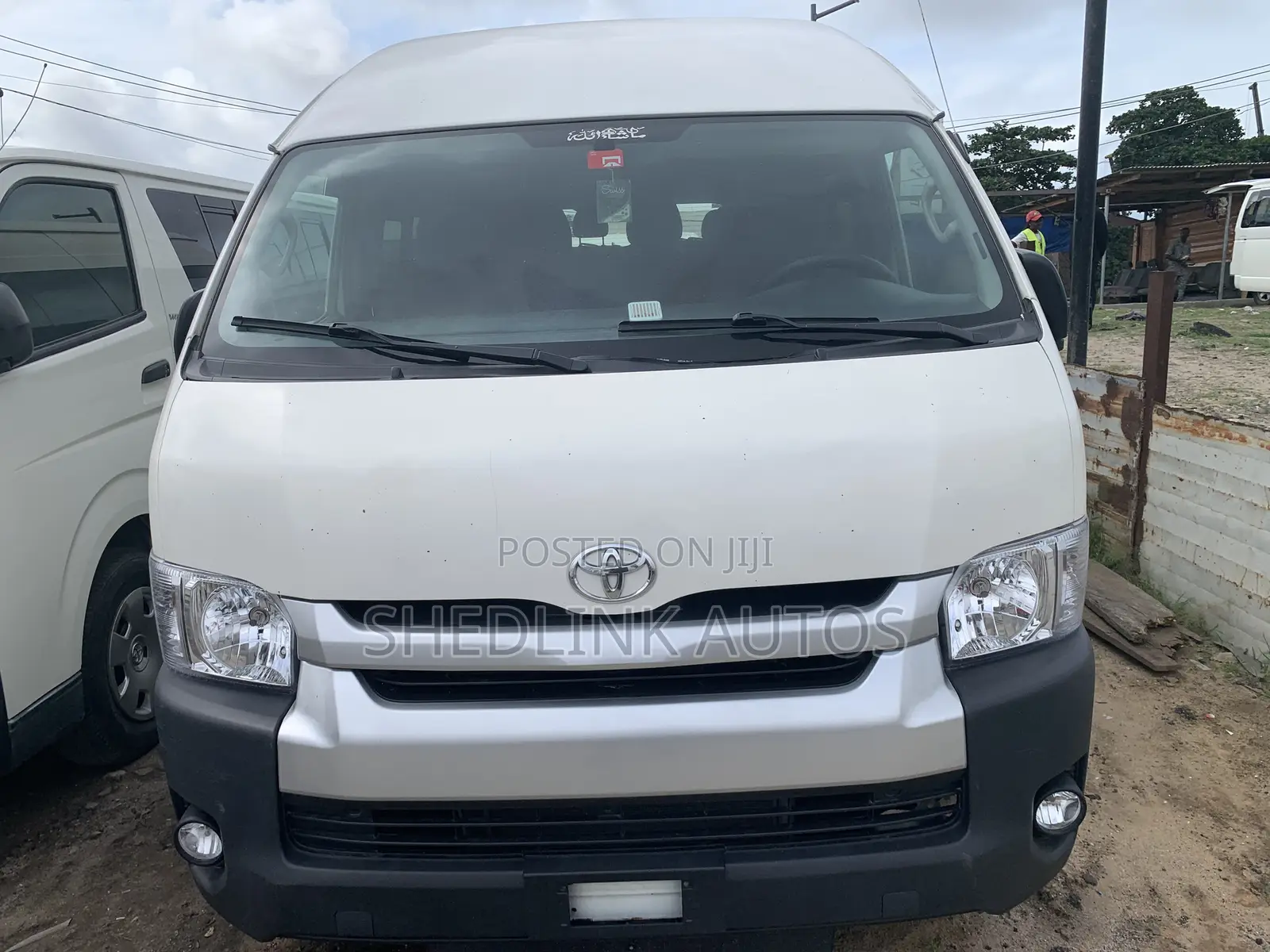 Toyota HiAce 2013 White