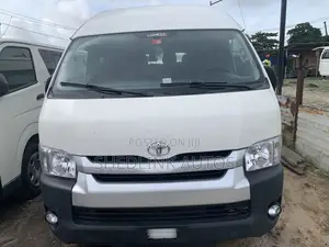 Toyota HiAce 2013 White
