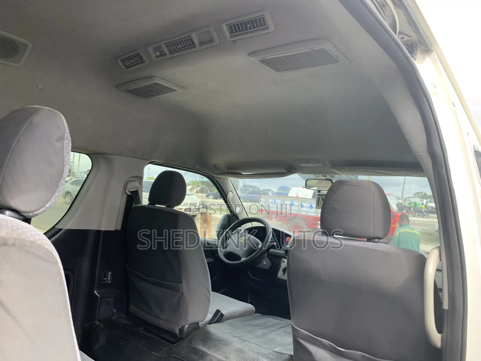 Toyota HiAce 2013 White