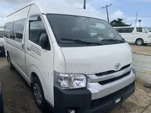 Toyota HiAce 2013 White