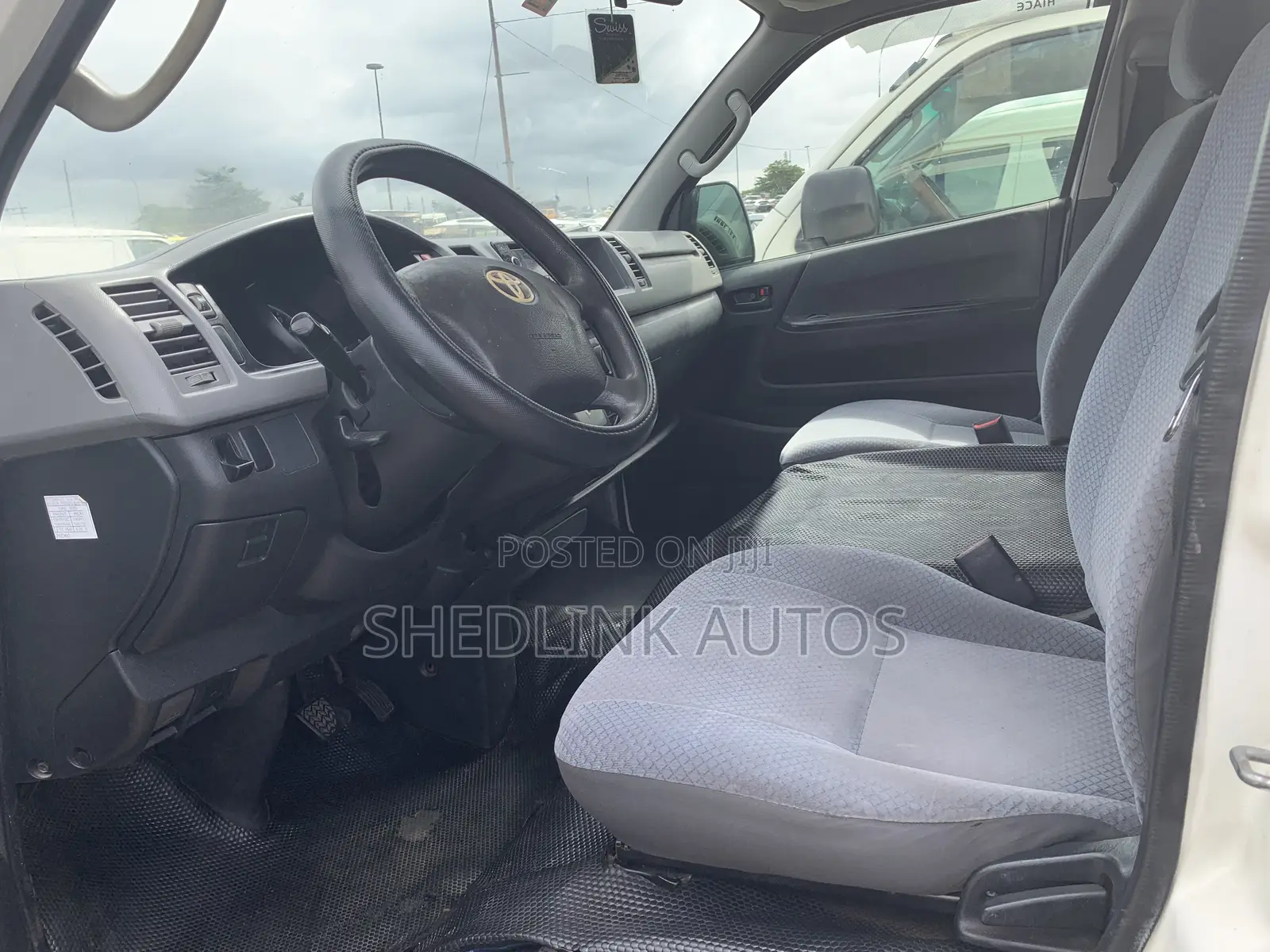 Toyota HiAce 2013 White