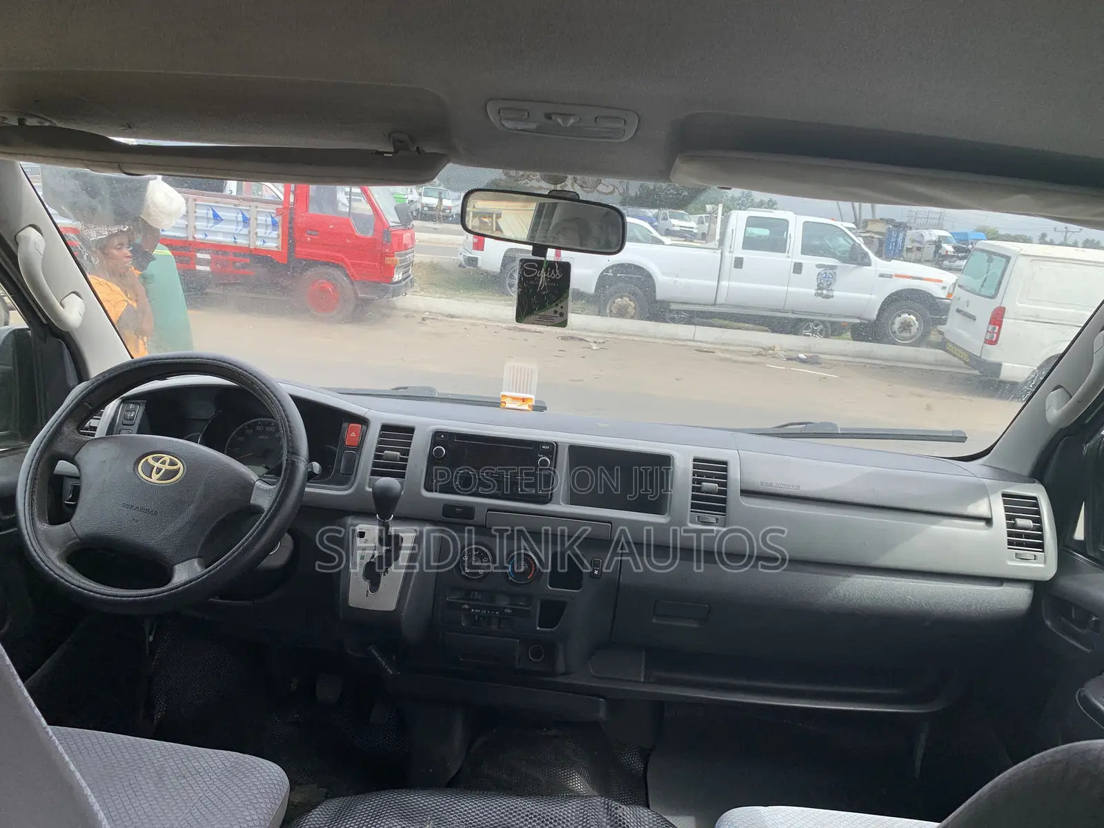 Toyota HiAce 2013 White