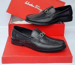 High Quality Leather Shoes Ferragamo Available in Store 