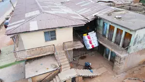 18 Room Building