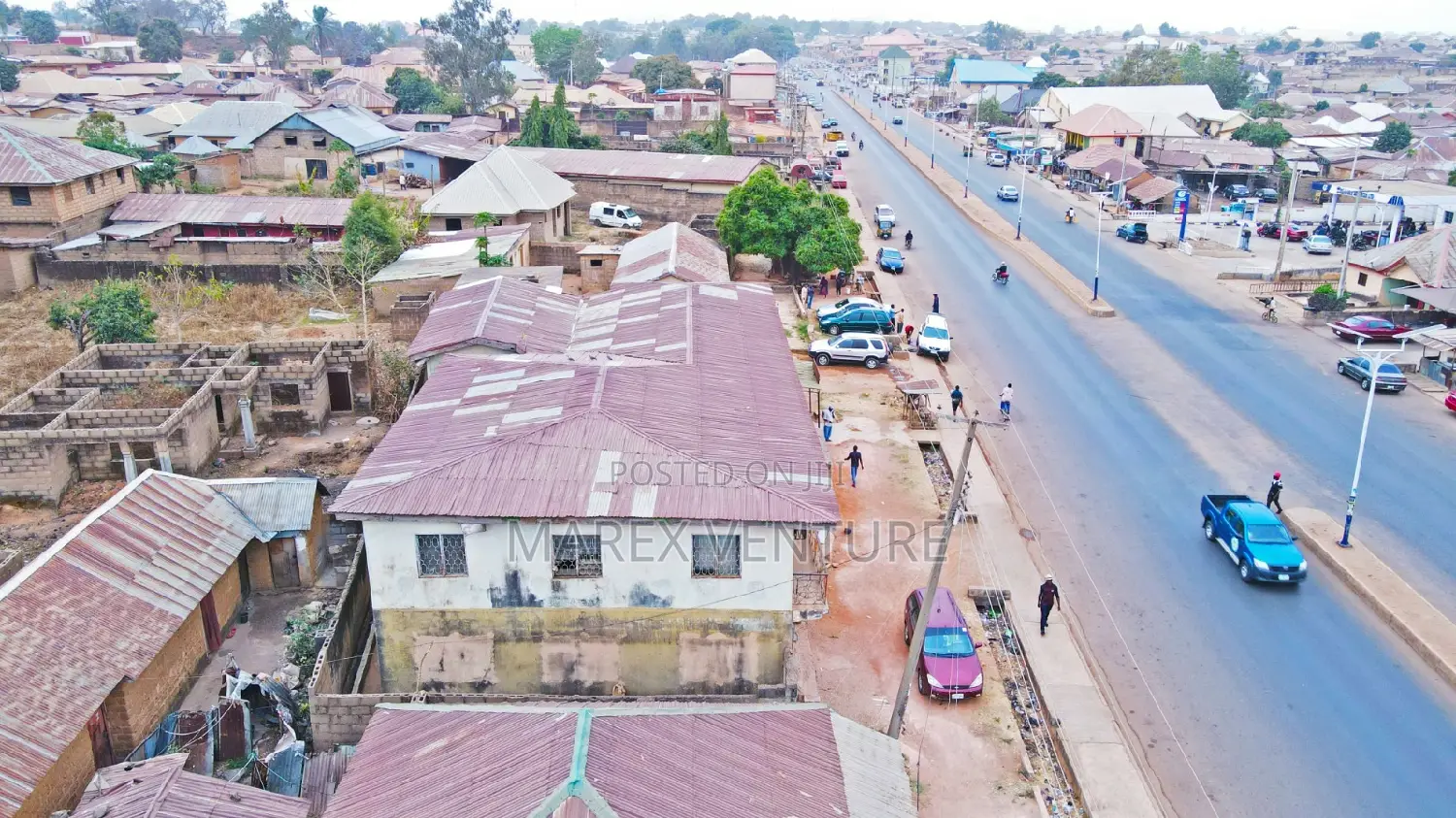 18 Room Building