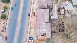 18 Room Building