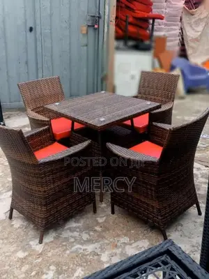 Bar Table and Chairs With Padded Seat