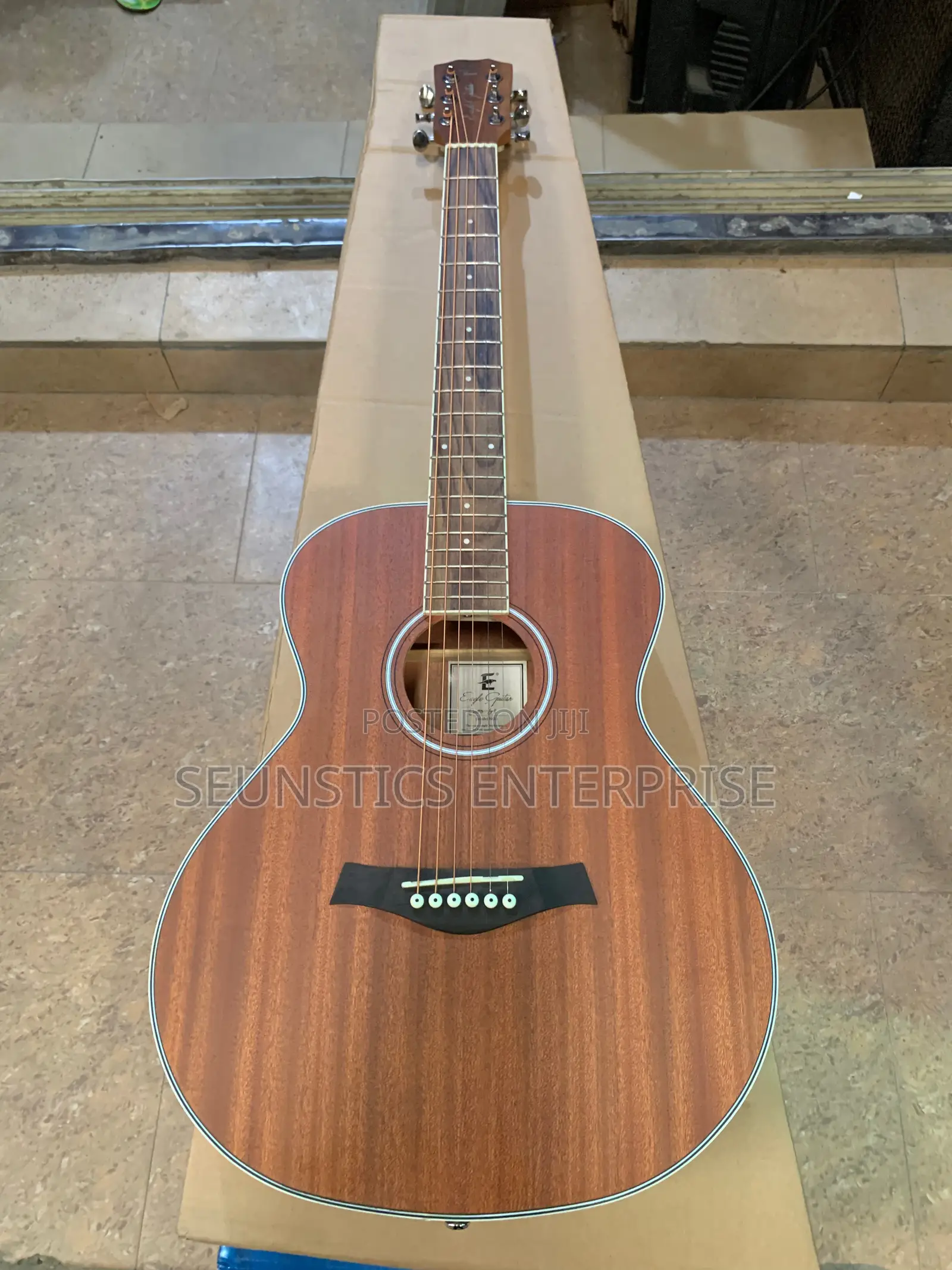 Quality Eagle Pure Acoustic Guitar