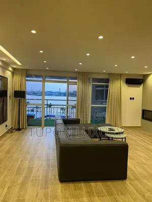 Luxury Waterfront 2bedroom Apartment