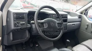 Volkswagen Transporter 2004 White