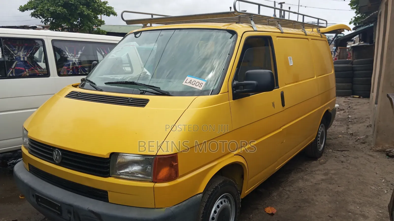 Volkswagen Transporter 2004 Yellow