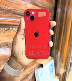 Apple iPhone 13 256 GB Red