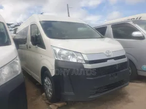 Toyota Grand HiAce 2021 White