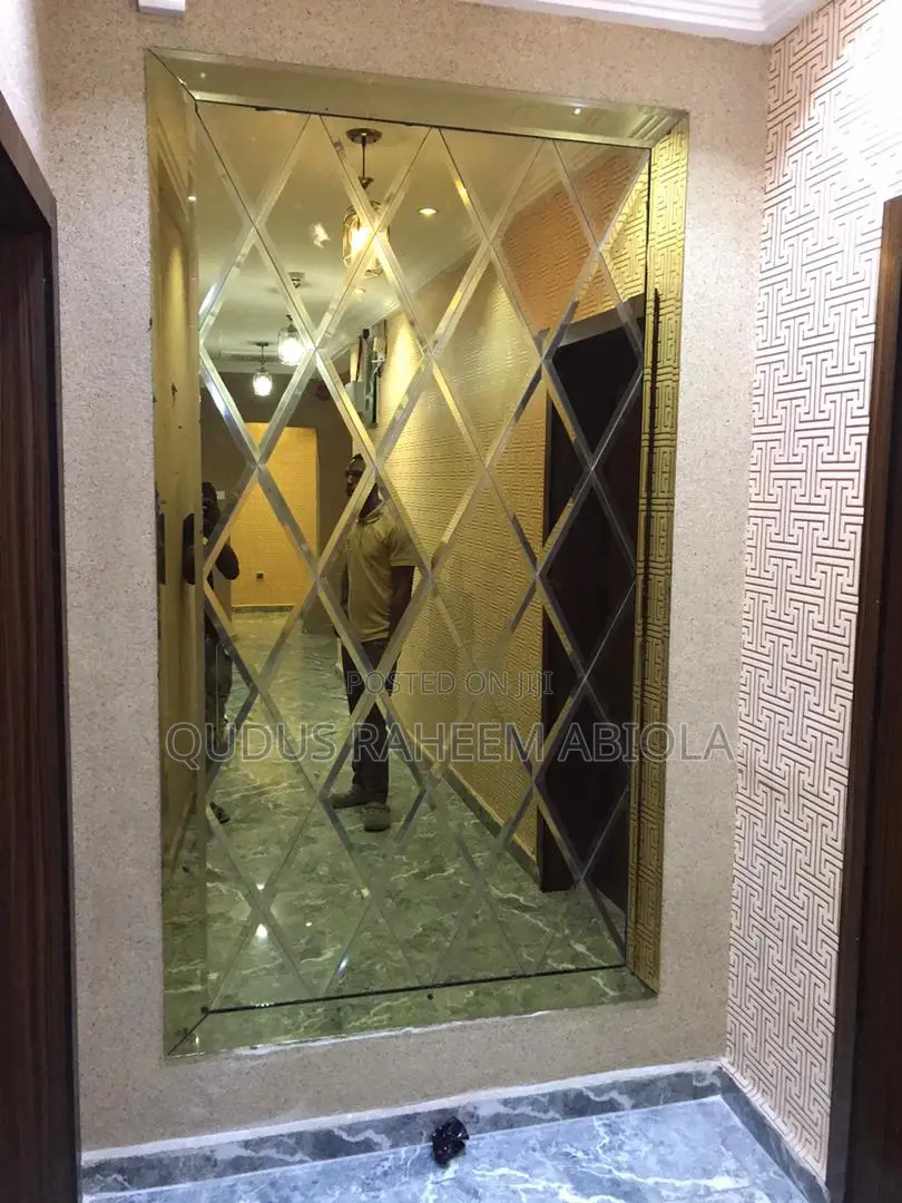 Golden Mirror Bebble Design