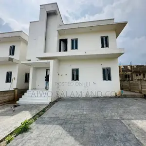 4bdrm Duplex in Basorun for sale