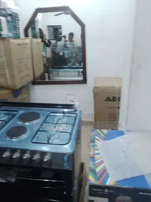 Efficient 4gas Burner Maxi+2electric Cooker