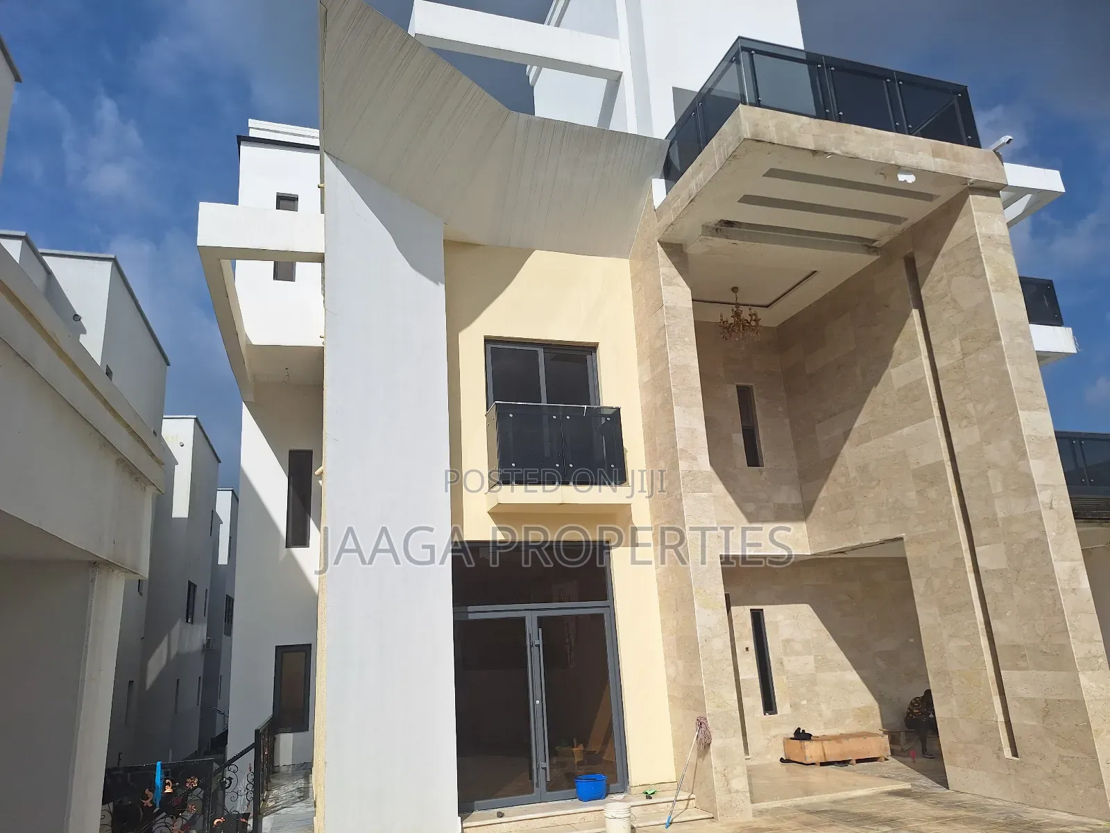 9bdrm Duplex in Katampe Extension for sale