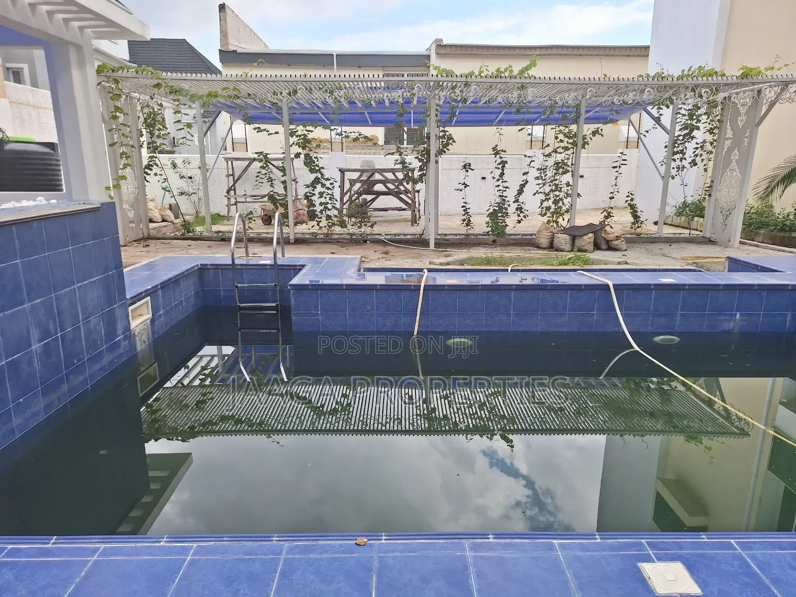 9bdrm Duplex in Katampe Extension for sale