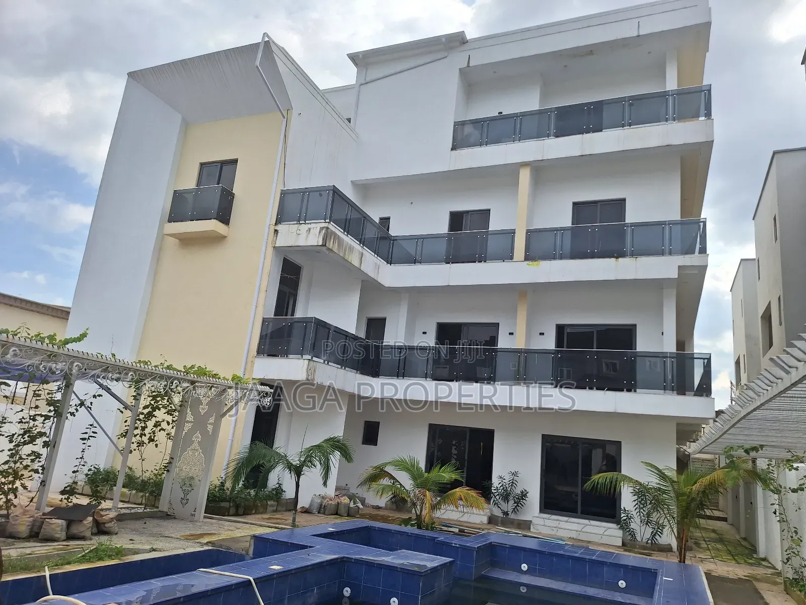 9bdrm Duplex in Katampe Extension for sale
