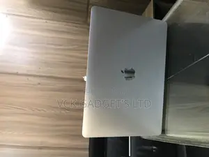 Laptop Apple MacBook 2020 8GB Intel Core I5 SSD 512GB
