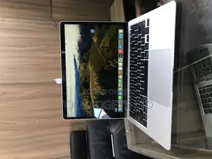 Laptop Apple MacBook 2020 8GB Intel Core I5 SSD 512GB