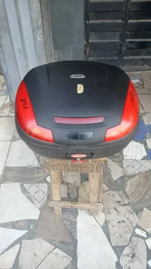 Neat Quality Top Box With Sitting